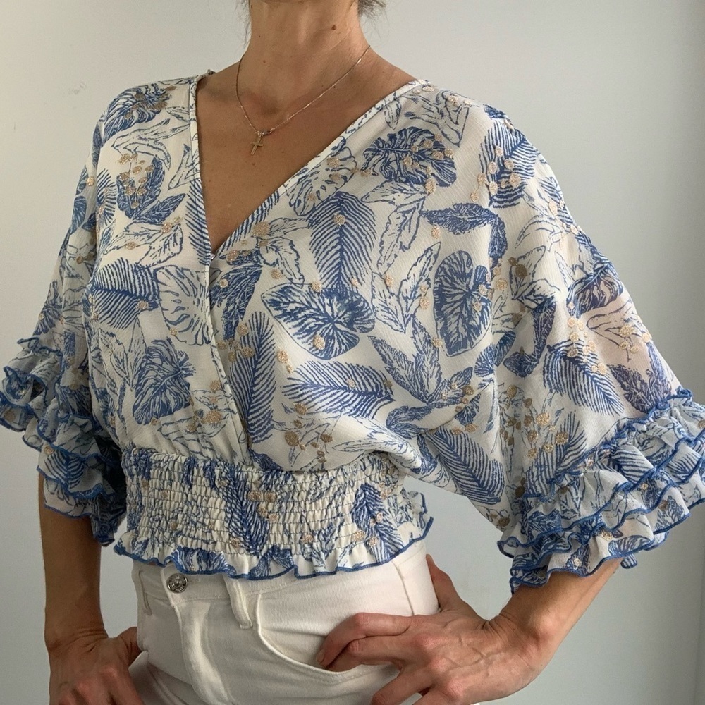 BTFL-life tropical leaf print , blue and white cropped, smoked waist top, size M